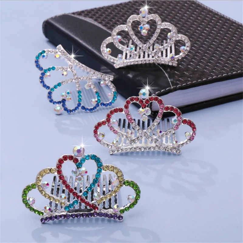 Crown headdress children's birthday gift Korean version of the princess performance crown comb hair accessories hairpin hairpin
Crown headdress children's birthday gift Korean version of the princess performance crown comb hair accessories hairpin hairpin