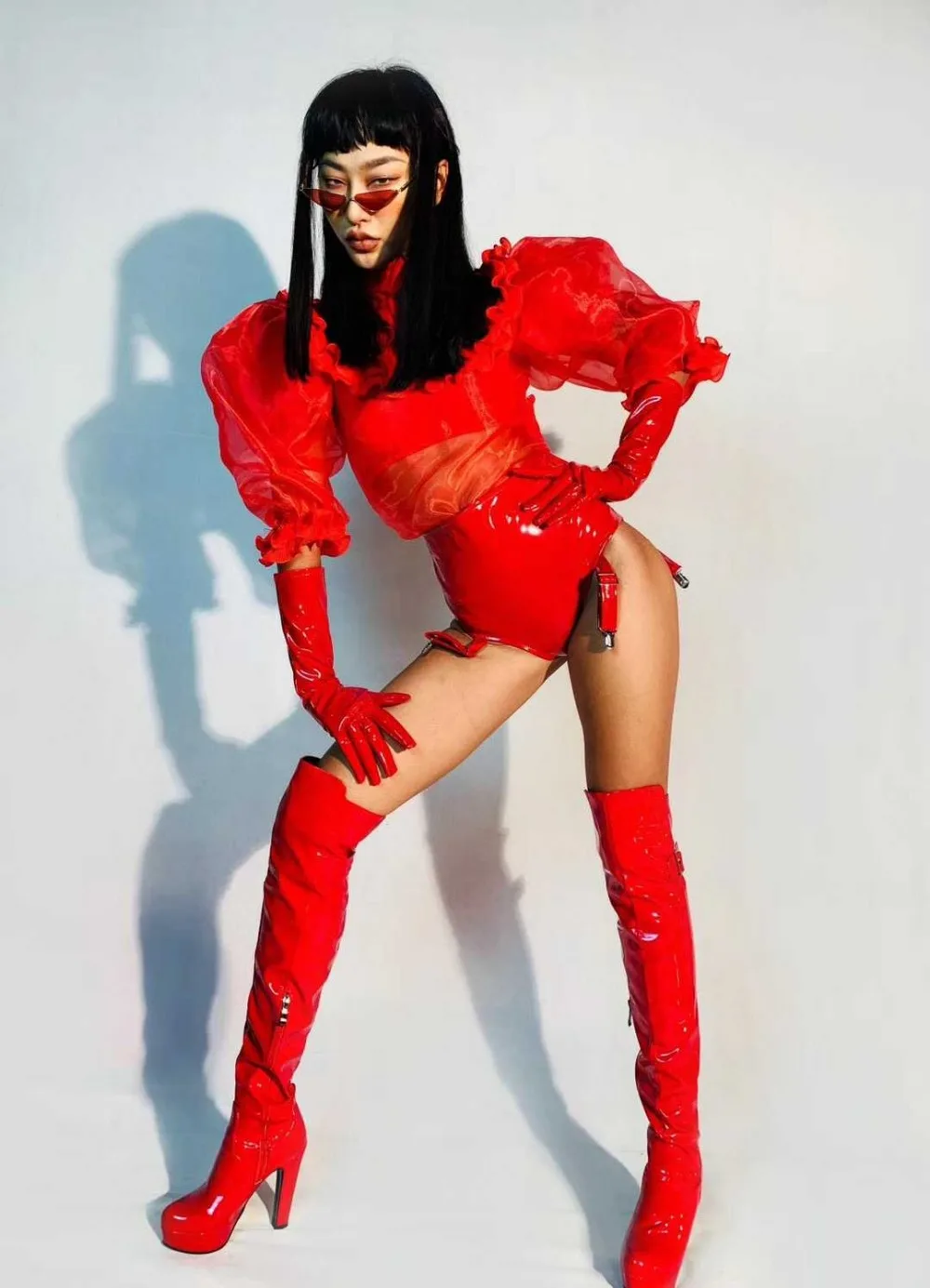 Team Dance Outfit Nightclub Bar DJ Women Singer Leading Dancer Costume Jazz Dance Clothes (Tops+Shorts+Gloves) Red 3-Pieces Set
Team Dance Outfit Nightclub Bar DJ Women Singer Leading Dancer Costume Jazz Dance Clothes (Tops+Shorts+Gloves) Red 3-Pieces Set