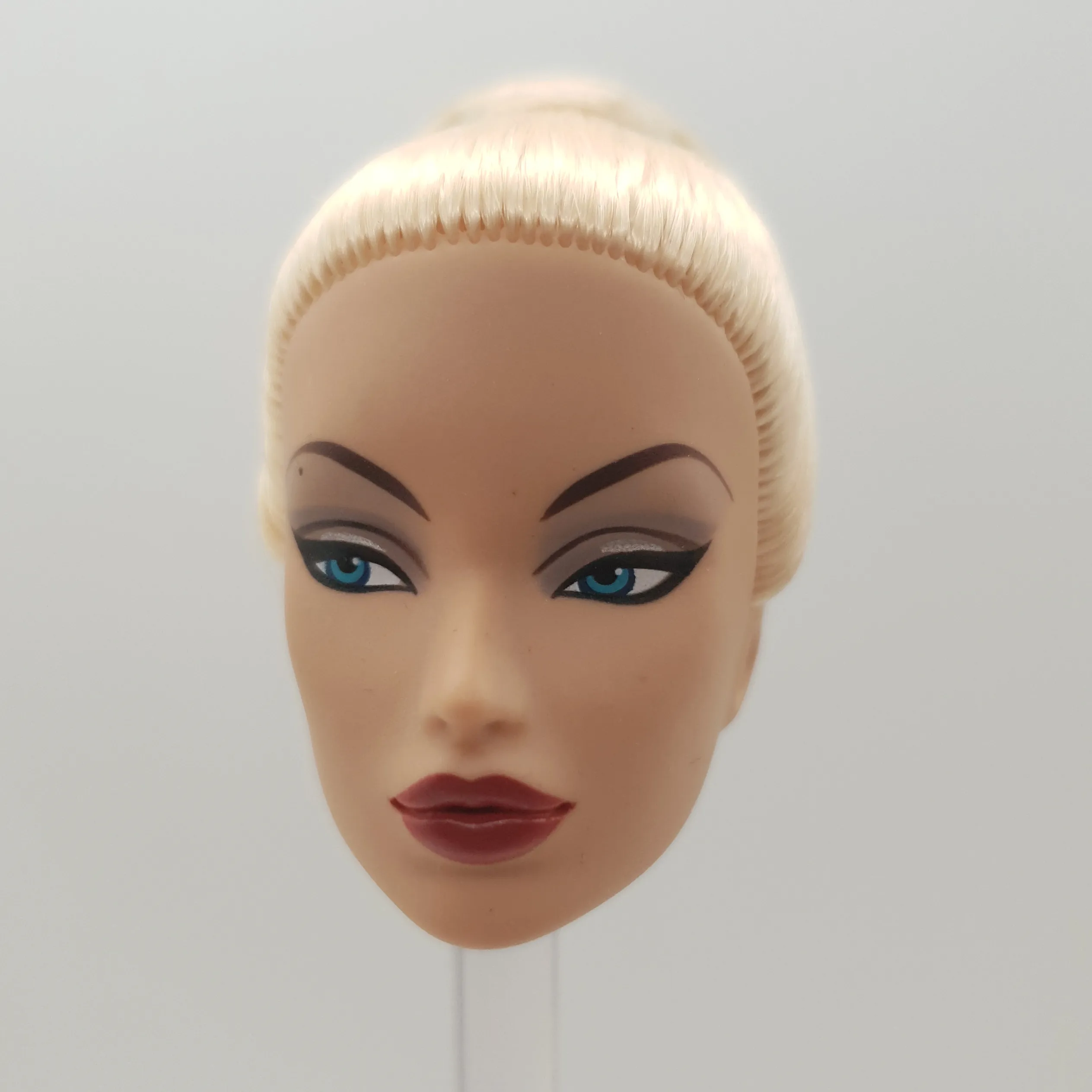 Fashion Royalty East59 Evening in Montreal Victoire Roux 1/6 Scale Integrity Doll Head
Fashion Royalty East59 Evening in Montreal Victoire Roux 1/6 Scale Integrity Doll Head