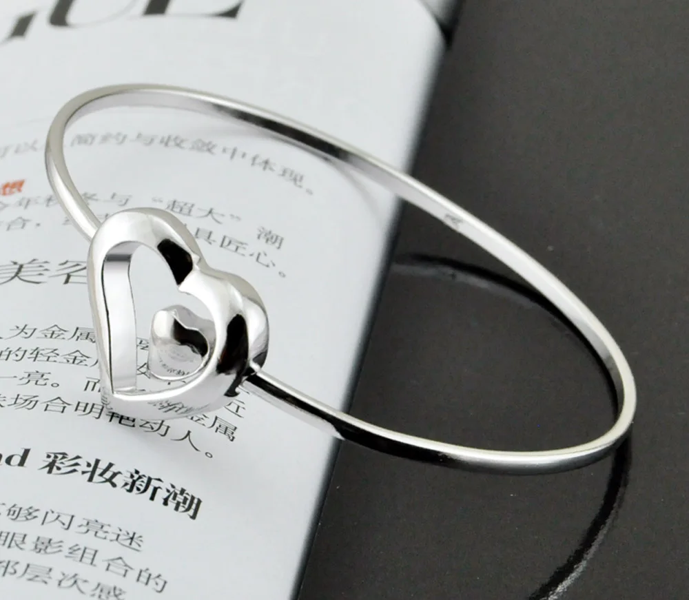 Fashion Women's Heart Bracelet Charm Bangle 925 Sterling Silver Jewelry For Women Lady Accessories Party Birthday Gift
Fashion Women's Heart Bracelet Charm Bangle 925 Sterling Silver Jewelry For Women Lady Accessories Party Birthday Gift