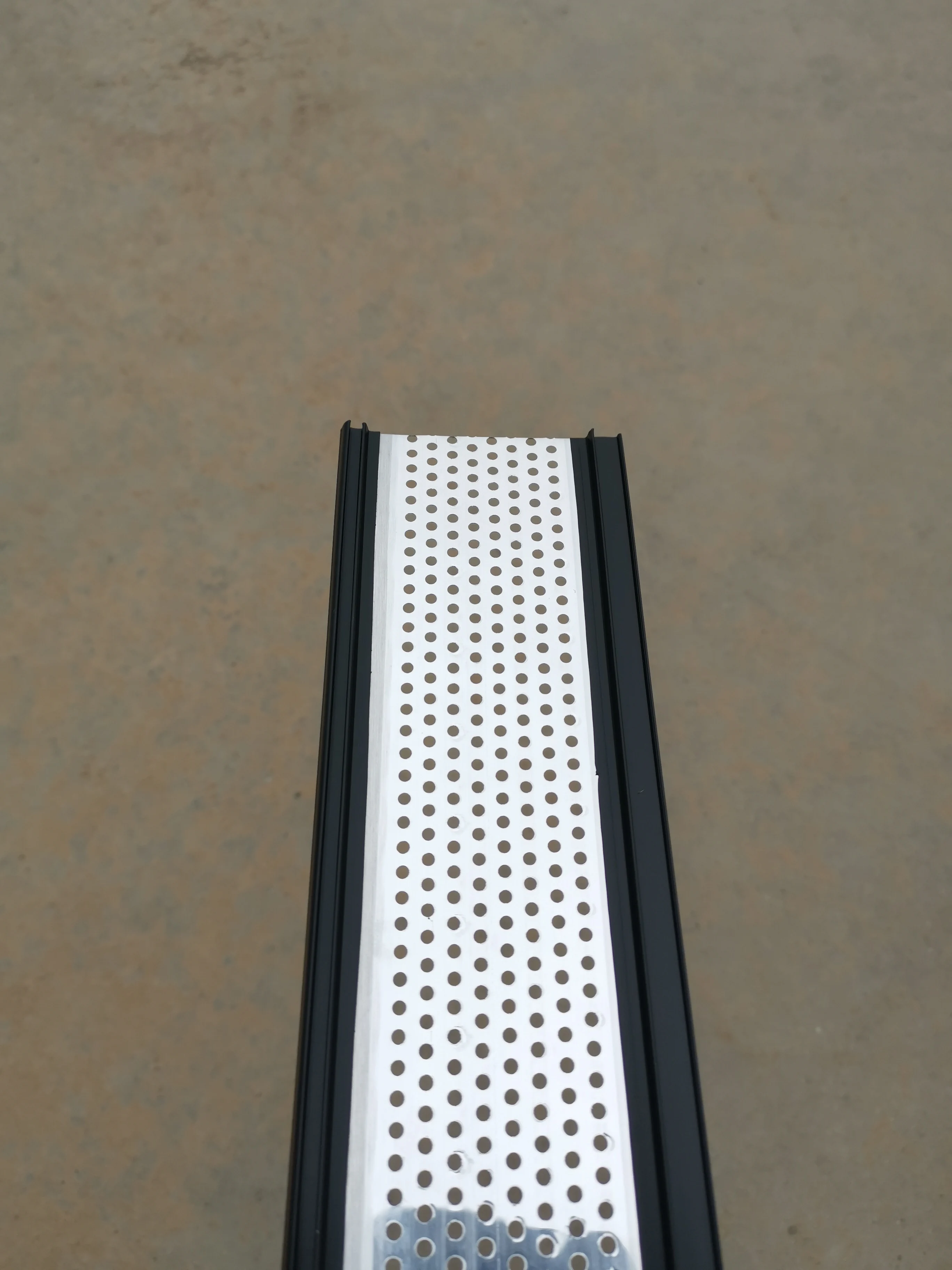 80mm Shiny Black Aluminum Side Light Plastic Channel Letter Strip With Holes Handmade Illumilated Sign-Making Material 33.3m
80mm Shiny Black Aluminum Side Light Plastic Channel Letter Strip With Holes Handmade Illumilated Sign-Making Material 33.3m