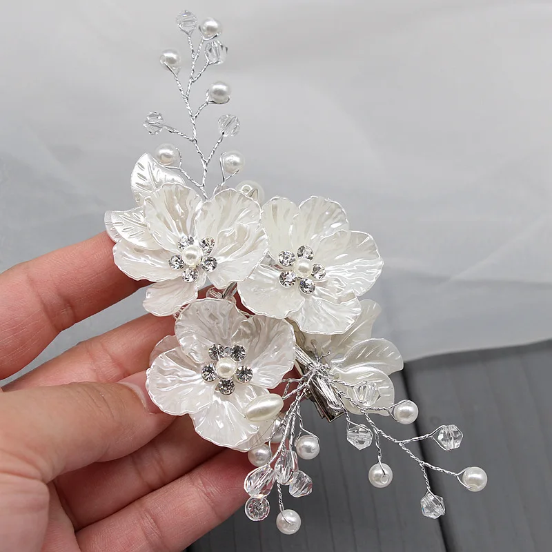 Wedding White Flower Hair Clips Headdress Hairpins for Bride Crystal Women Hair Clip Bridal Tiaras Headpieces Jewellery
Wedding White Flower Hair Clips Headdress Hairpins for Bride Crystal Women Hair Clip Bridal Tiaras Headpieces Jewellery