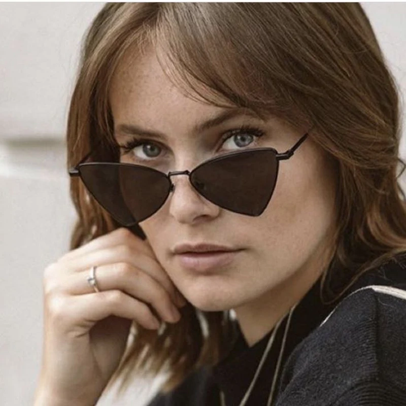 2020 Vintage Luxury Brand Design Triangle Cat eye Sunglasses Women Men Fashion Metal Frame Punk Small Sun Glasses For Female
2020 Vintage Luxury Brand Design Triangle Cat eye Sunglasses Women Men Fashion Metal Frame Punk Small Sun Glasses For Female