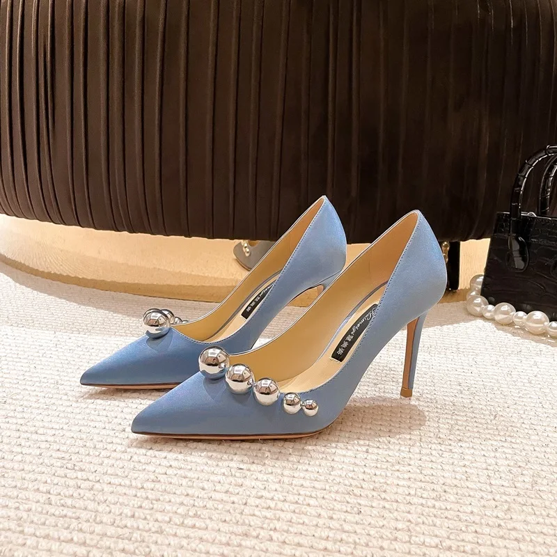 Spring new pointed beaded stiletto heel sexy wild silk bridal wedding shoes banquet dress large size women's single shoes
Spring new pointed beaded stiletto heel sexy wild silk bridal wedding shoes banquet dress large size women's single shoes