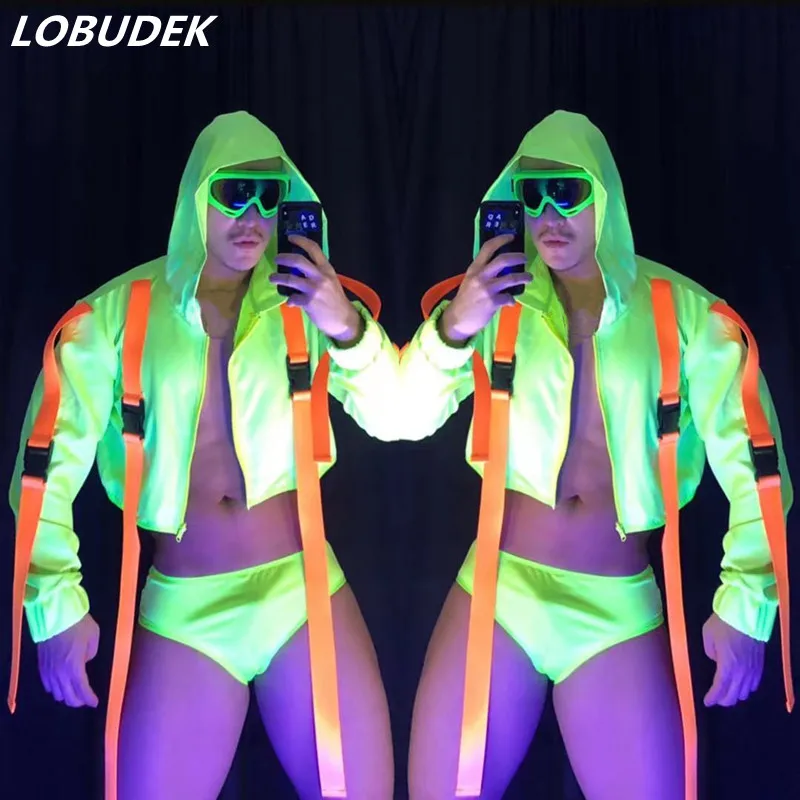 Club Party Show DJ Male Dancer Stage Wear Nightclub Bar Sexy Fluorescent Green Orange Bandage Hooded Jacket Shorts 2 Piece Set
Club Party Show DJ Male Dancer Stage Wear Nightclub Bar Sexy Fluorescent Green Orange Bandage Hooded Jacket Shorts 2 Piece Set