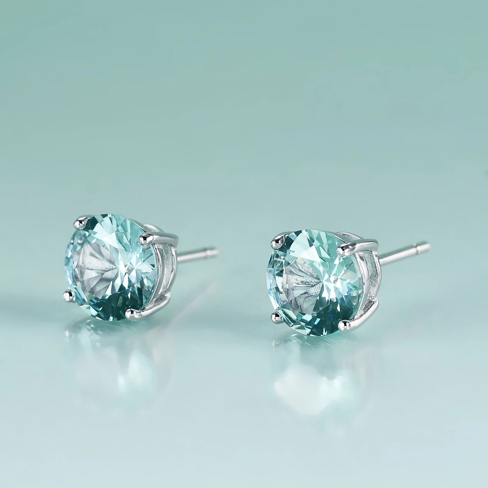 Серьги-гвоздики женские из серебра 925 пробы с зеленой шпинелью карата
Серьги-гвоздики женские из серебра 925 пробы с зеленой шпинелью карата