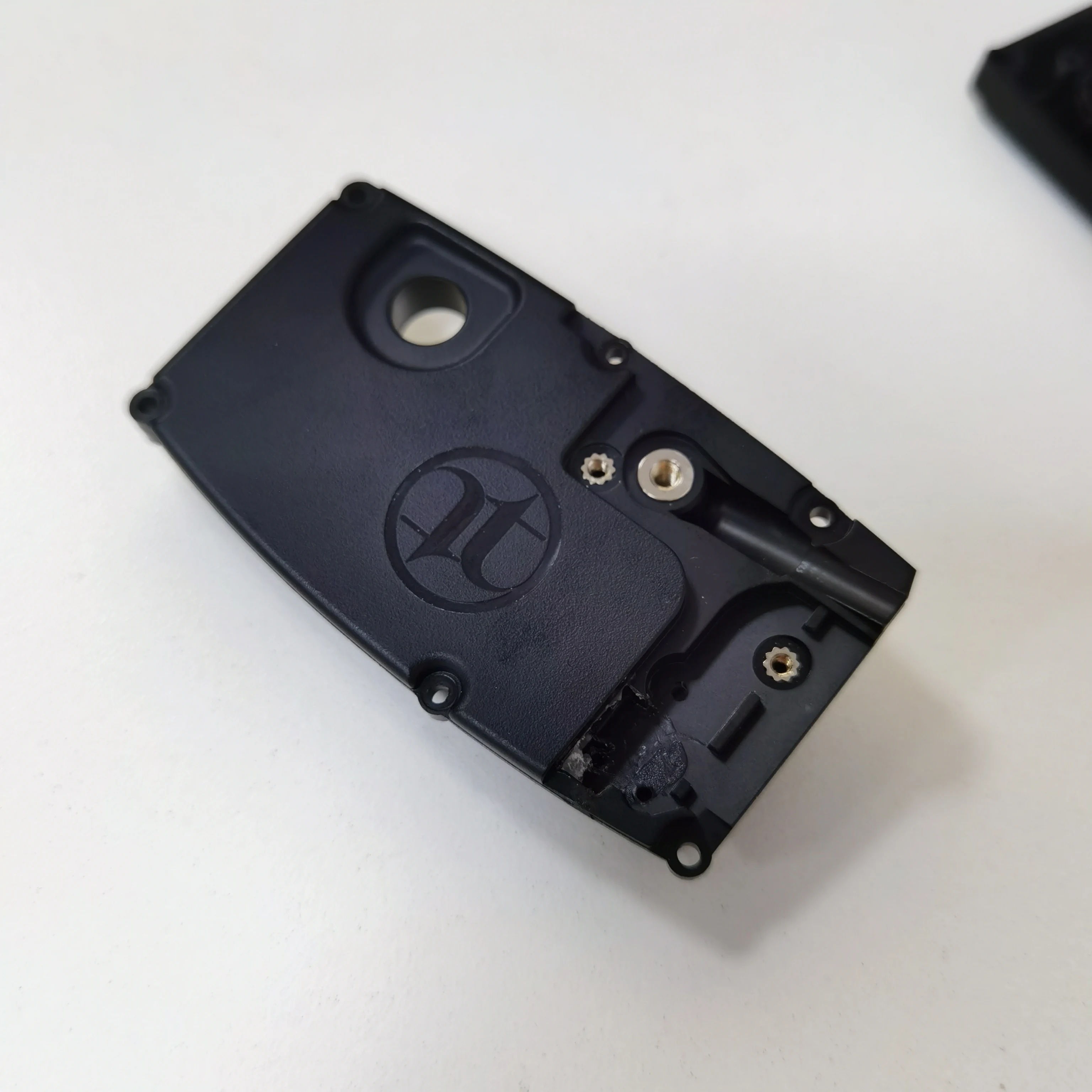 1 шт. GARMIN T5 T9 задняя крышка GARMIN Hound отслеживающий воротник задняя крышка для ремонта замены
1 шт. GARMIN T5 T9 задняя крышка GARMIN Hound отслеживающий воротник задняя крышка для ремонта замены