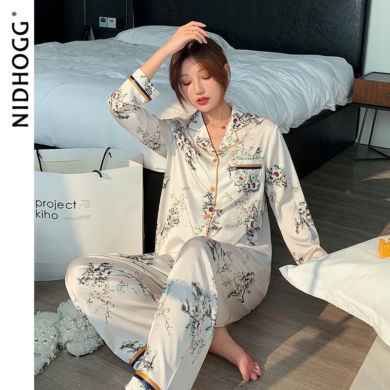 Women's Silk-like Sexy Pajamas Turn-down Collar Long Sleeve Satin Sleepwear Two Piece Set Autumn Nightwear Printing Night Gown
Women's Silk-like Sexy Pajamas Turn-down Collar Long Sleeve Satin Sleepwear Two Piece Set Autumn Nightwear Printing Night Gown
