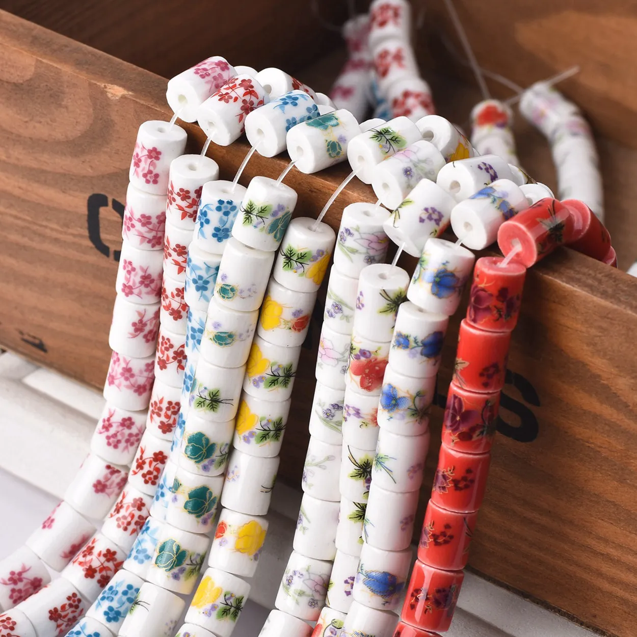 10pcs 10x8mm Cylinder Shape Flower Patterns Ceramic Porcelain Loose Crafts Beads Lot for Jewelry Making DIY Findings
10pcs 10x8mm Cylinder Shape Flower Patterns Ceramic Porcelain Loose Crafts Beads Lot for Jewelry Making DIY Findings