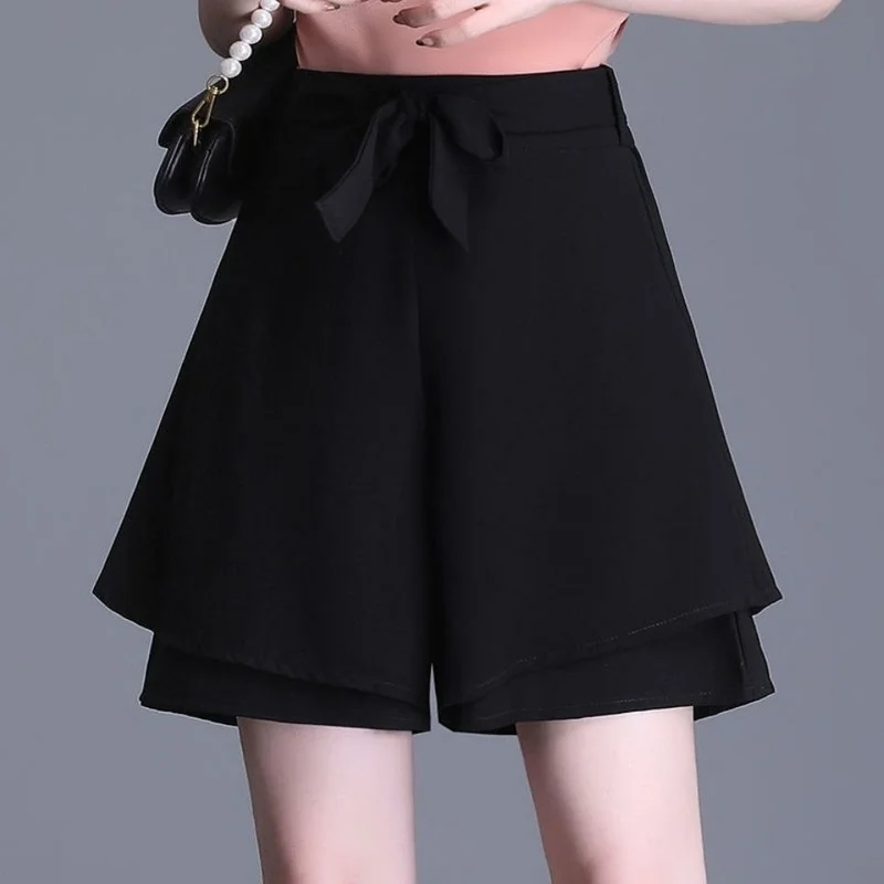 Short Pants Women A-line Flounce Hem Elegant Ruffle Wide Leg Elastic Waist Black Casual Chiffon Shorts 2024 Summer X149
Short Pants Women A-line Flounce Hem Elegant Ruffle Wide Leg Elastic Waist Black Casual Chiffon Shorts 2024 Summer X149