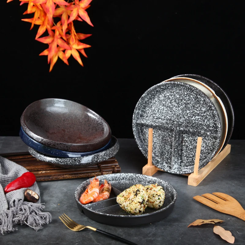 Three-grid Japanese ceramic plate creative breakfast inventory heart plate home snack plate side dishes.
Three-grid Japanese ceramic plate creative breakfast inventory heart plate home snack plate side dishes.