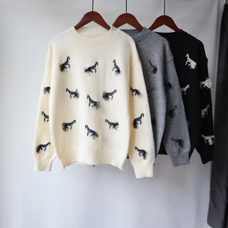Personality Embroidery Sweater Pullover Women's Autumn Winter 2021 New Korean Vintage Long Sleeved Knittedwear s1400
Personality Embroidery Sweater Pullover Women's Autumn Winter 2021 New Korean Vintage Long Sleeved Knittedwear s1400