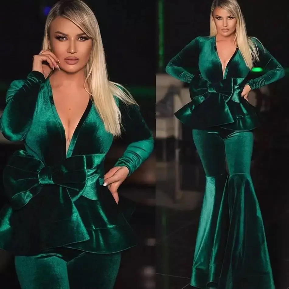 Royal Green Velvet Women Suits 2 Pieces Bell-Bottomed Flare Pant Fashion Formal Elegant Party Suits For Women Custom Made
Royal Green Velvet Women Suits 2 Pieces Bell-Bottomed Flare Pant Fashion Formal Elegant Party Suits For Women Custom Made