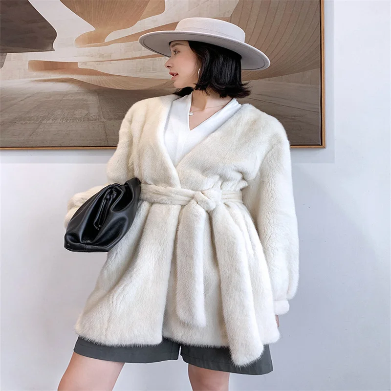 Fashion Hight Quality Women Coat Faux Velvet Mink Fur Female Parkar Super Warm Soft Windproof Thicken Women's Winter Jacket
Fashion Hight Quality Women Coat Faux Velvet Mink Fur Female Parkar Super Warm Soft Windproof Thicken Women's Winter Jacket