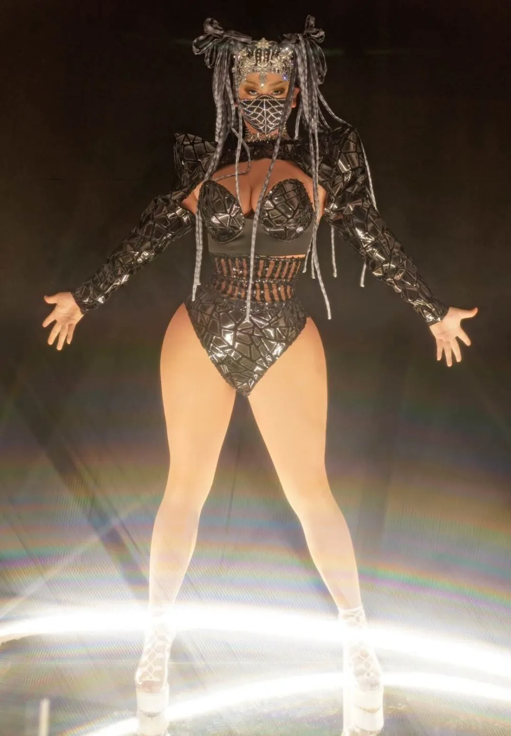 Women Dancer Singer Reflective Outfit Set Black Sequin Shawl Bra Short Outfit Prom Party Bar DS Show Wear stage costume
Women Dancer Singer Reflective Outfit Set Black Sequin Shawl Bra Short Outfit Prom Party Bar DS Show Wear stage costume