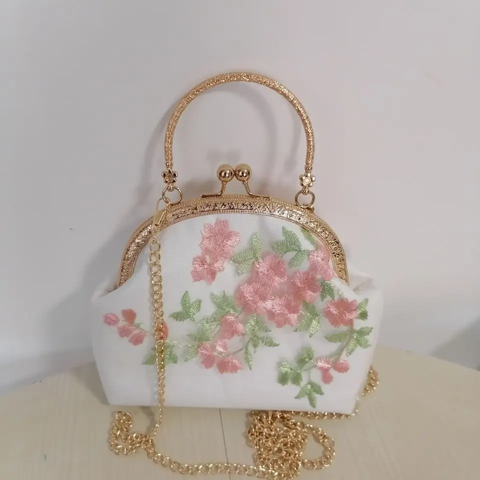 Classic Embroidery Flowers Kiss lock Shell Bags Bag Chain Women Shoulder Crossbody Bag Vintage Designer Women's Handbags
Classic Embroidery Flowers Kiss lock Shell Bags Bag Chain Women Shoulder Crossbody Bag Vintage Designer Women's Handbags