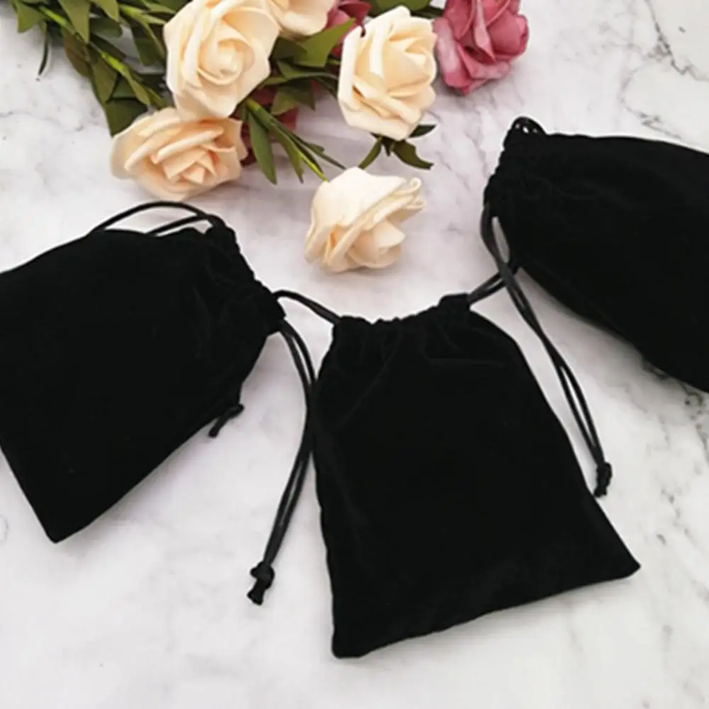 High quality velvet drawstring jewerly pouch custom gift storage and packaging bag
High quality velvet drawstring jewerly pouch custom gift storage and packaging bag