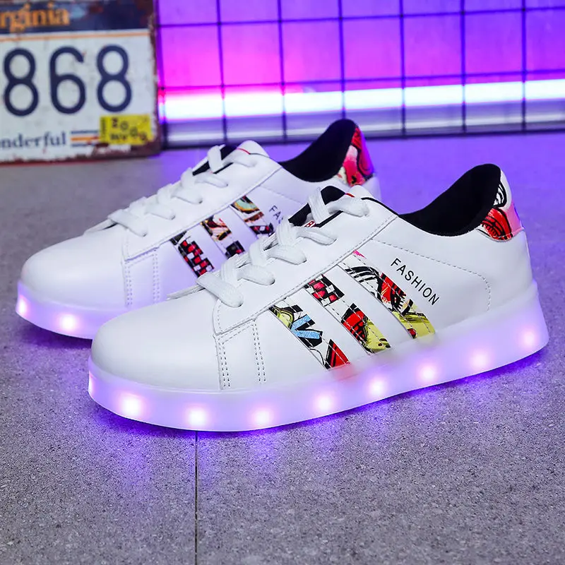USB Luminous Lady Men Boy Light Women Flat Led Shoes Light Up Adult Party Night Dacance Glowing Sneakers Party LED Footwear Shoe
USB Luminous Lady Men Boy Light Women Flat Led Shoes Light Up Adult Party Night Dacance Glowing Sneakers Party LED Footwear Shoe