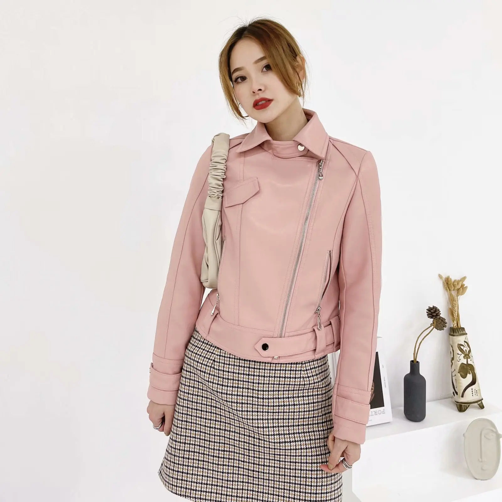 New Arrival brand Winter Autumn Green Motorcycle leather jackets Pink leather jacket women leather coat slim PU jacket Leather
New Arrival brand Winter Autumn Green Motorcycle leather jackets Pink leather jacket women leather coat slim PU jacket Leather