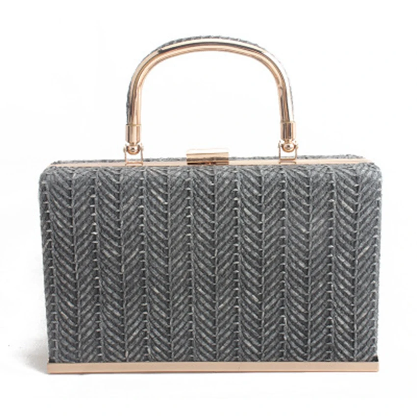 2019 summer new hand-woven bag British wind grass package metal portable dinner bag handbag
2019 summer new hand-woven bag British wind grass package metal portable dinner bag handbag