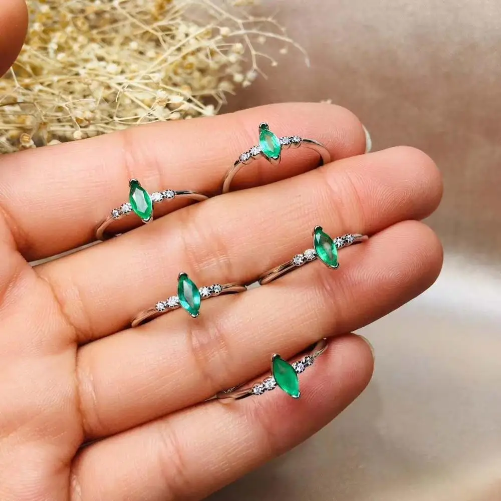 Original Natural and Real emerald ring proposal ring 925 sterling silver Fine jewelry For men or women
Original Natural and Real emerald ring proposal ring 925 sterling silver Fine jewelry For men or women