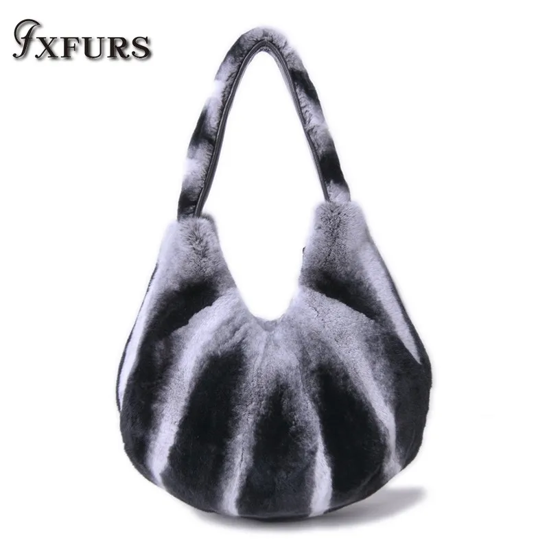 2020 Women Real Rex Rabbit Fur Handbags 100% Real Fur Single Shoulder Bags Cute Fashion Girl Fur Bags Winter Wrist Chinchilla
2020 Women Real Rex Rabbit Fur Handbags 100% Real Fur Single Shoulder Bags Cute Fashion Girl Fur Bags Winter Wrist Chinchilla