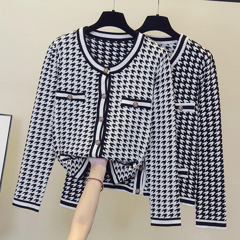 2021 Sweater cardigans jacket ladies new women sweater white black khaki vintage plaid coat O-neck cardigan jacket coat outwear
2021 Sweater cardigans jacket ladies new women sweater white black khaki vintage plaid coat O-neck cardigan jacket coat outwear