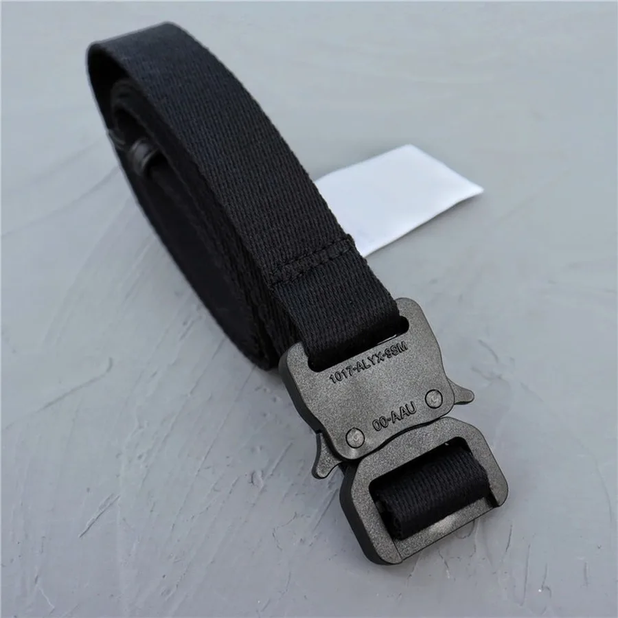 Canvas ALYX With Dust bags Labels Roller BELT Men Women 1:1 High Quality 1017 ALYX 9SM Belts Logo Buckle
Canvas ALYX With Dust bags Labels Roller BELT Men Women 1:1 High Quality 1017 ALYX 9SM Belts Logo Buckle