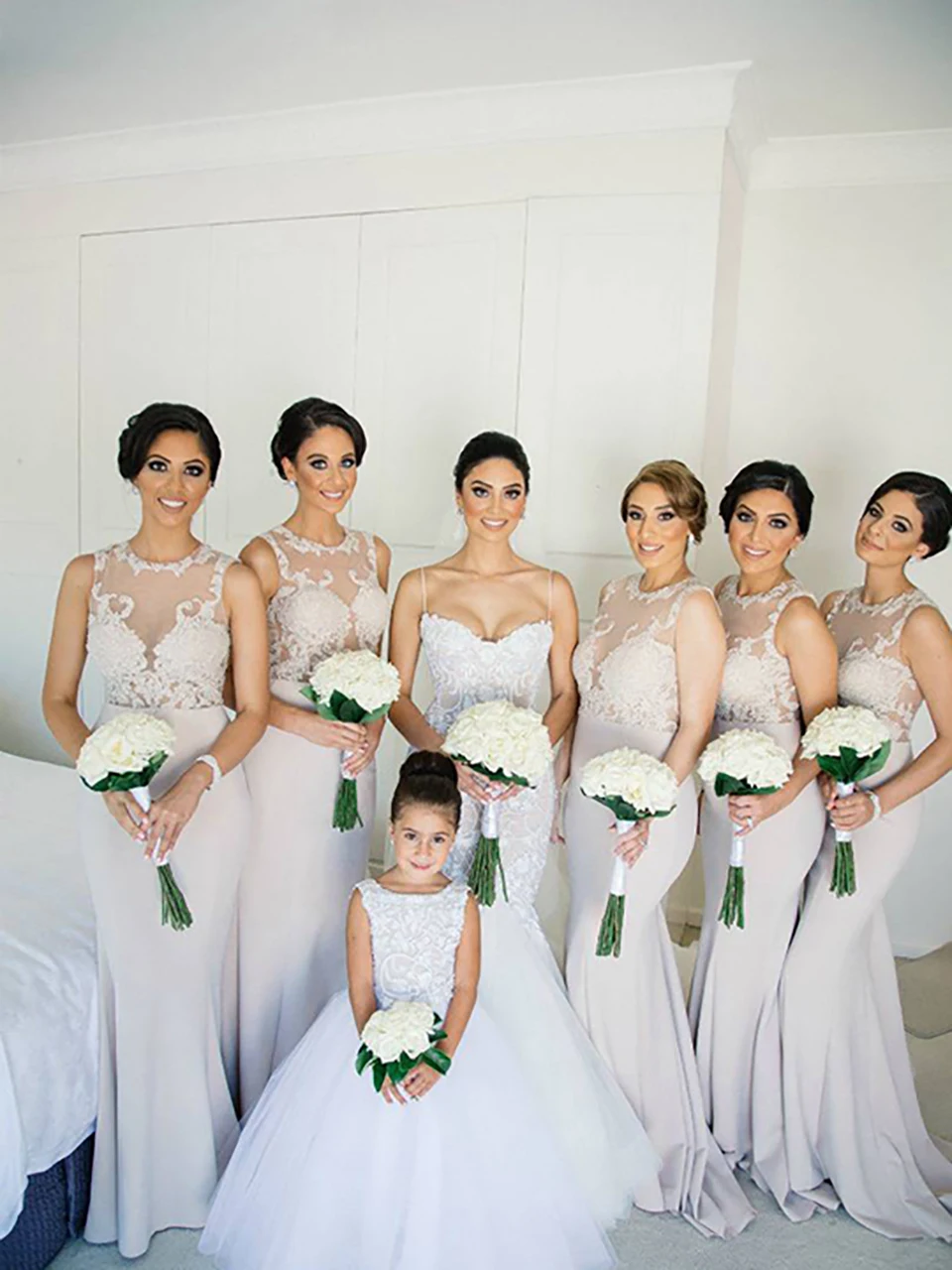 Bridesmaid Dresses Mermaid Ball Gown Formal Illusion O-Neck Prom Party Gown Sleeveless Applique Elastic Satin
Bridesmaid Dresses Mermaid Ball Gown Formal Illusion O-Neck Prom Party Gown Sleeveless Applique Elastic Satin