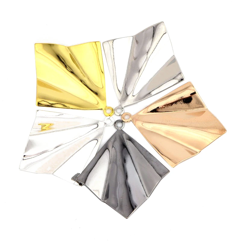 Creative earrings jewelry pendant 32*27.6mm solid electroplating multicolor wave fan-shaped copper jewelry accessories
Creative earrings jewelry pendant 32*27.6mm solid electroplating multicolor wave fan-shaped copper jewelry accessories