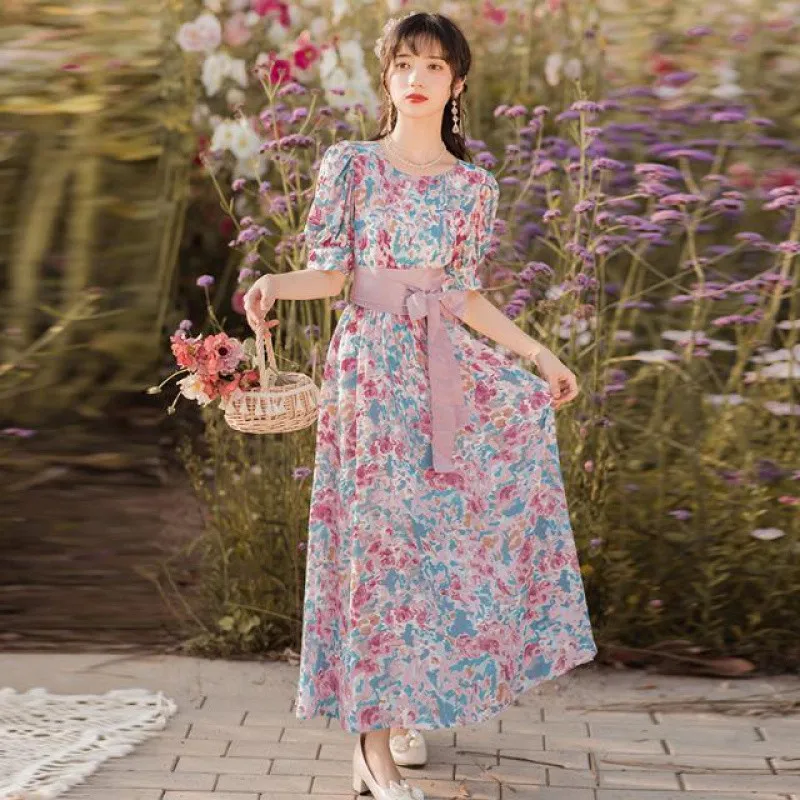 2021 Summer New Short Sleeve Oil Painting Wind Chiffon Floral Dress Women Round Neck Seaside Beach Holiday Printed Dress
2021 Summer New Short Sleeve Oil Painting Wind Chiffon Floral Dress Women Round Neck Seaside Beach Holiday Printed Dress