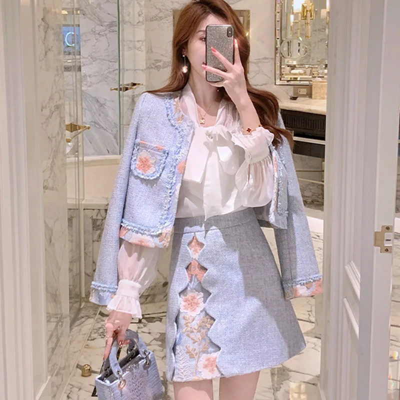 New Autumn Winter Luxury Elegant Office Lady Tweed 2 Piece Set Women Flowers Embroidery Jacket Coat+High Waist Mini Skirt Suit
New Autumn Winter Luxury Elegant Office Lady Tweed 2 Piece Set Women Flowers Embroidery Jacket Coat+High Waist Mini Skirt Suit