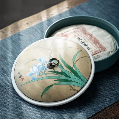 Pu 'er Tea Cake Pot, White Tea Cake Box, Round Ceramic Tea Pot, Brick Tea Storage Box, Retro Orchid Tea Pot, 357g
Pu 'er Tea Cake Pot, White Tea Cake Box, Round Ceramic Tea Pot, Brick Tea Storage Box, Retro Orchid Tea Pot, 357g