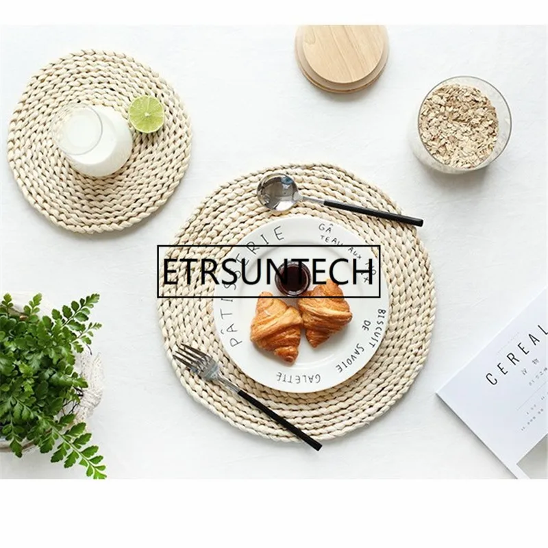 100pcs Handmade Corn Braided Table Mat Non-slip Round Tea Coffee Cup Coasters Drinks Cushion Kitchen Accessories
100pcs Handmade Corn Braided Table Mat Non-slip Round Tea Coffee Cup Coasters Drinks Cushion Kitchen Accessories