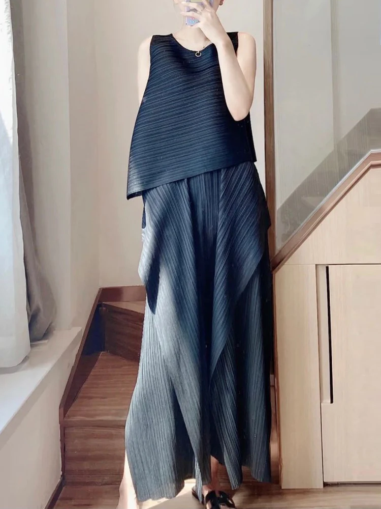 Women's wide-leg pants for early autumn 2021 Miyak fold Loose and versatile high-quality nine-point straight-leg pants
Women's wide-leg pants for early autumn 2021 Miyak fold Loose and versatile high-quality nine-point straight-leg pants