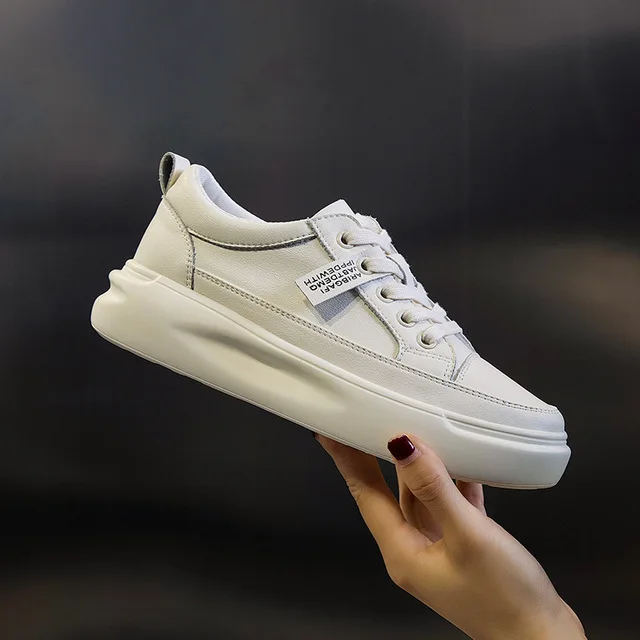 New Large Size Women's Sports Shoes Autumn Leather Light Sports Shoes Women's Casual Breathable Thick-soled Vulcanized Shoes
New Large Size Women's Sports Shoes Autumn Leather Light Sports Shoes Women's Casual Breathable Thick-soled Vulcanized Shoes