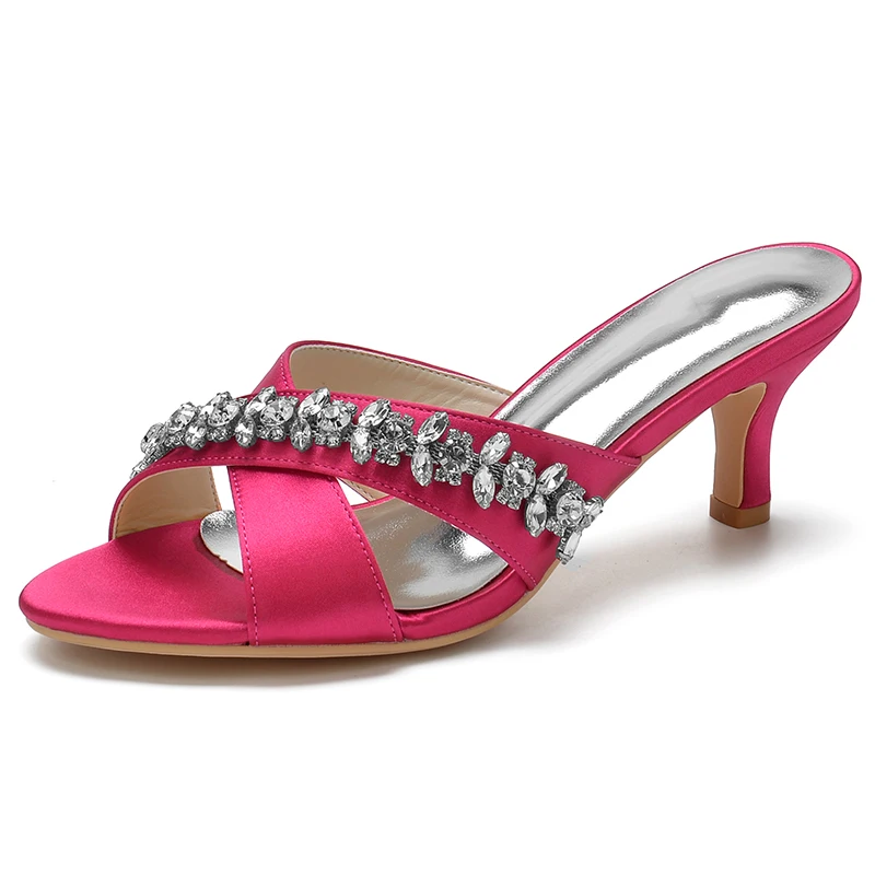 2022 Summer Satin Evening Dress Sandals Crystal Trimmed Mule Stelitto Crossed Bands Lady Shoes Elegant Party Prom Holiday Pumps
2022 Summer Satin Evening Dress Sandals Crystal Trimmed Mule Stelitto Crossed Bands Lady Shoes Elegant Party Prom Holiday Pumps