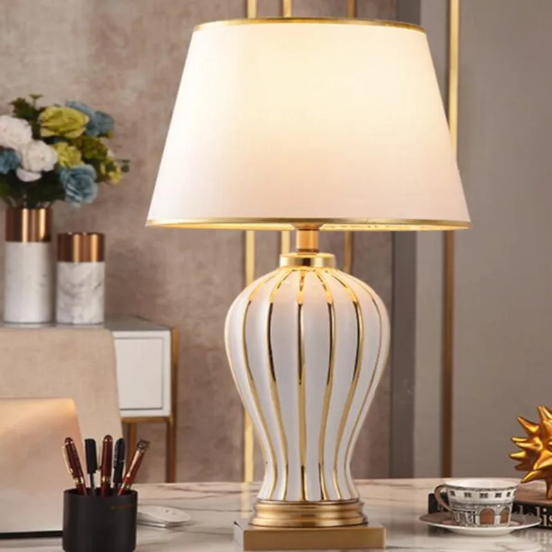 Light Luxury Post Modern American Style Ceramic Table Lamp for Bedroom Bedside Lamp European Style Living Room Lamps
Light Luxury Post Modern American Style Ceramic Table Lamp for Bedroom Bedside Lamp European Style Living Room Lamps