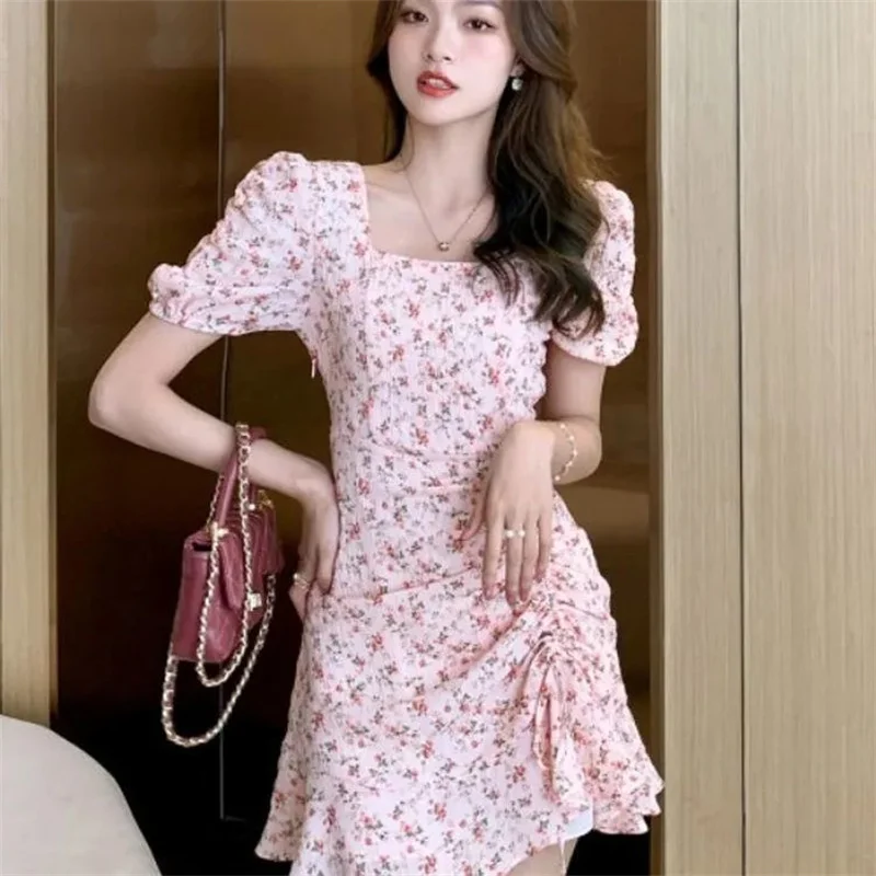 Small floral dress women's 2021 summer new French square neck temperament gentle wind sweet first love skirt
Small floral dress women's 2021 summer new French square neck temperament gentle wind sweet first love skirt