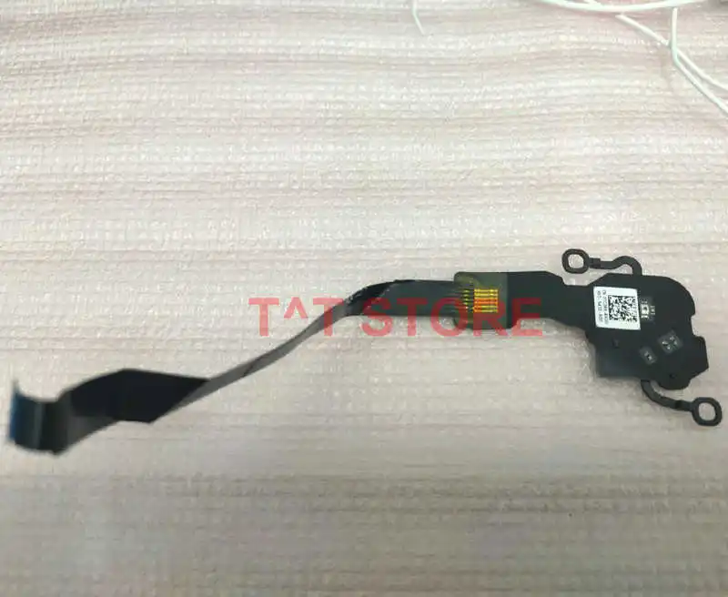 original For Dell Alienware m15 R2 POWER BOTTON SWITCH Board cable test well free shipping
original For Dell Alienware m15 R2 POWER BOTTON SWITCH Board cable test well free shipping