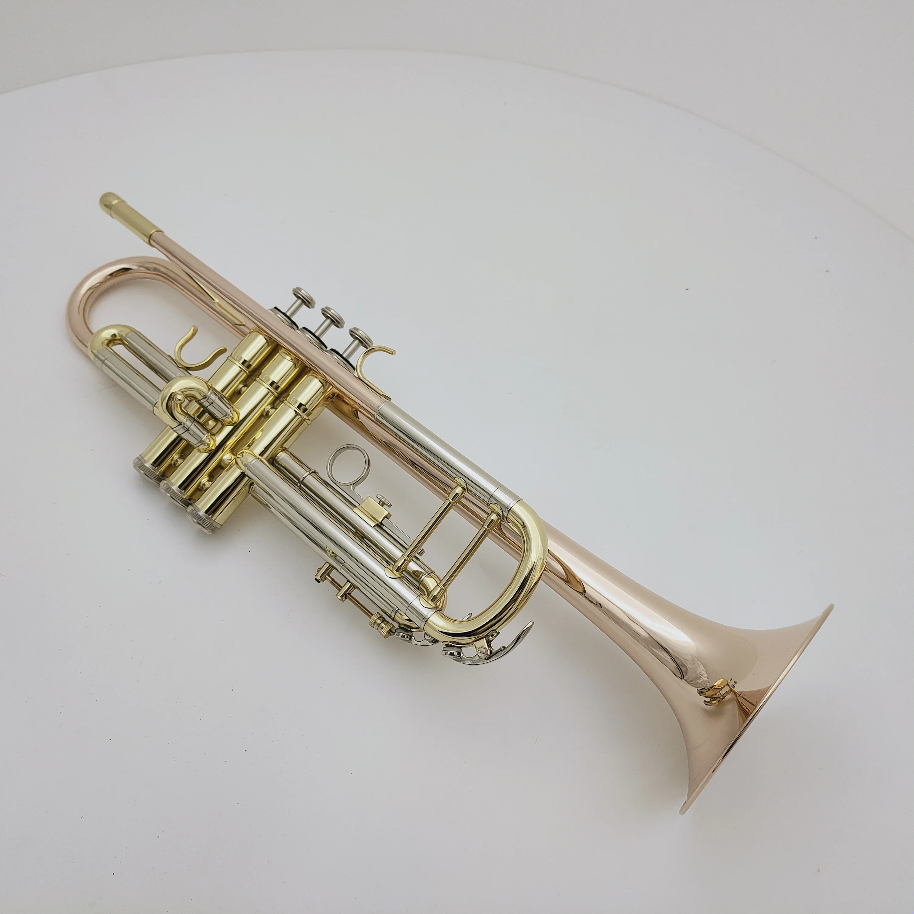 High Quality Falling Tune Bb Trumpet Lacquer gold Musical instruments Professional Mouthpiece And Case
High Quality Falling Tune Bb Trumpet Lacquer gold Musical instruments Professional Mouthpiece And Case