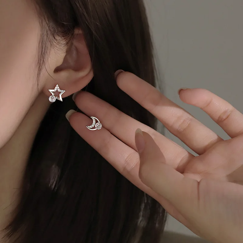 Fashion Simple Stars Moon Stud Earrings for Women's White CZ Crystal Earrings Asymmetry Earrings Fine Jewelry Girls Gifts
Fashion Simple Stars Moon Stud Earrings for Women's White CZ Crystal Earrings Asymmetry Earrings Fine Jewelry Girls Gifts