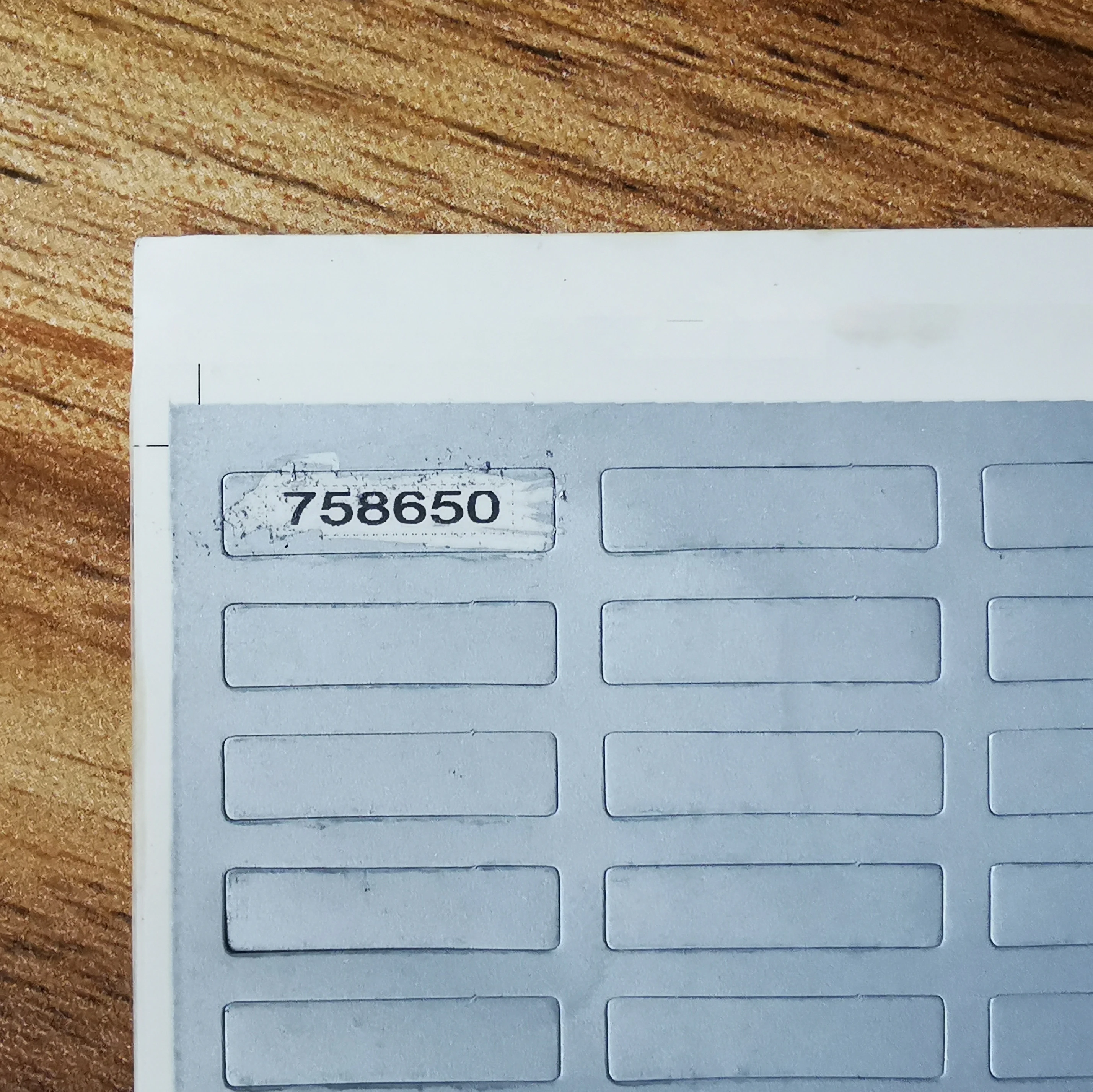 7mmx28mm 8-digit random number Scraping award card coated scratch off film password sticker scratch off card coating stickers
7mmx28mm 8-digit random number Scraping award card coated scratch off film password sticker scratch off card coating stickers