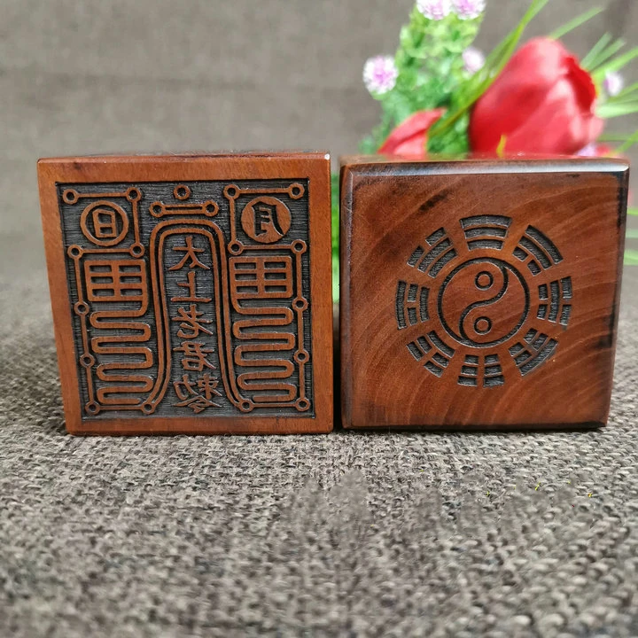 Волшебное оружие Taoist, красное сердце молния Дата дерево, одностороннее уплотнение, печать taishanglaojun, Taoist поставки 5 см
Волшебное оружие Taoist, красное сердце молния Дата дерево, одностороннее уплотнение, печать taishanglaojun, Taoist поставки 5 см