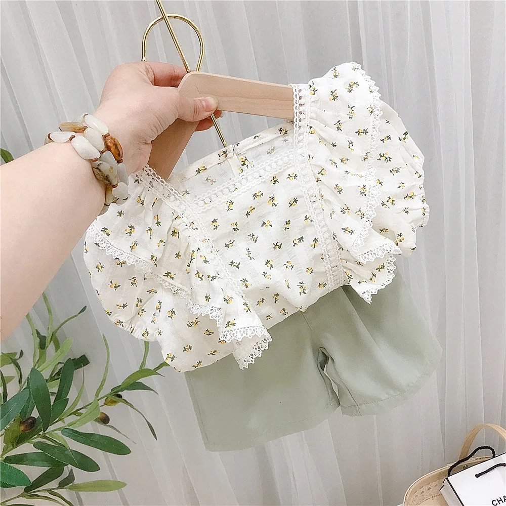 Cute Baby Girls Short Sleeve Shirts+Shorts Clothes Set 2021 Summer Kids Floral Print Lace Ruffles T-shirt Tops Casual Pants 2Pcs
Cute Baby Girls Short Sleeve Shirts+Shorts Clothes Set 2021 Summer Kids Floral Print Lace Ruffles T-shirt Tops Casual Pants 2Pcs