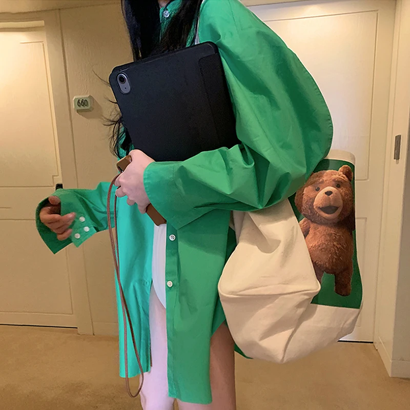 Korean Chic Spring Temperament Light Green Shirt Coats Women Loose Casual Blouse Turn-down Collar Blouse 2021 Summer
Korean Chic Spring Temperament Light Green Shirt Coats Women Loose Casual Blouse Turn-down Collar Blouse 2021 Summer