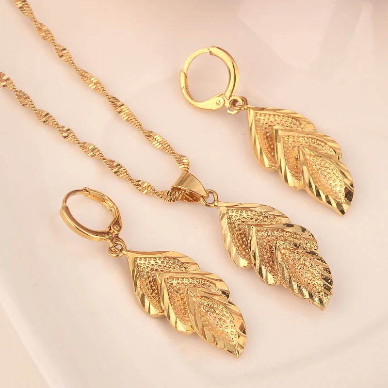 Gold Color Dubai Bridal Jewelry Geometry Earring Pendant Sets Women Girls Wedding Christmas Kids Gift
Gold Color Dubai Bridal Jewelry Geometry Earring Pendant Sets Women Girls Wedding Christmas Kids Gift