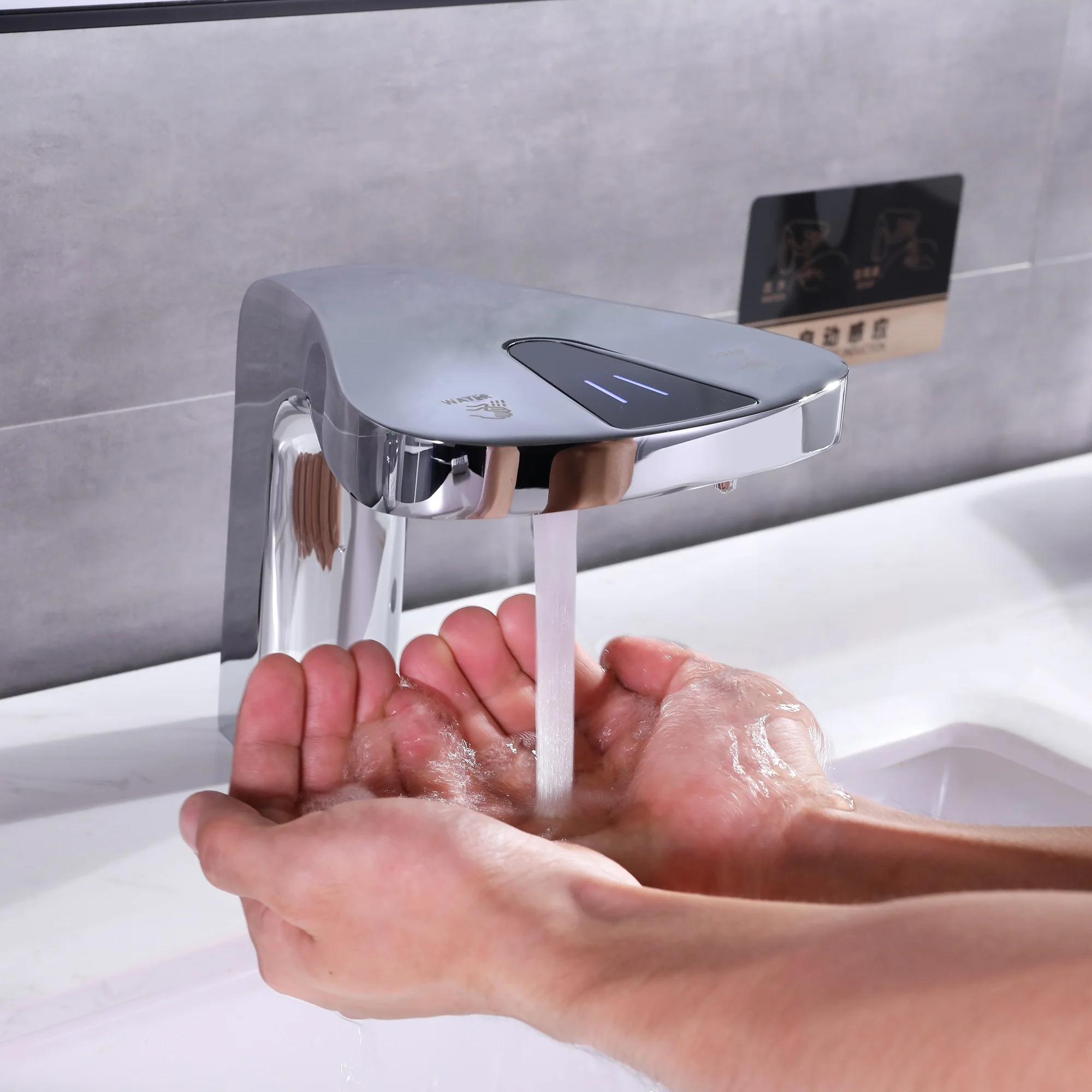Intelligent induction soap dispenser induction faucet 2 in 1 table faucet type foam soap dispenser
Intelligent induction soap dispenser induction faucet 2 in 1 table faucet type foam soap dispenser