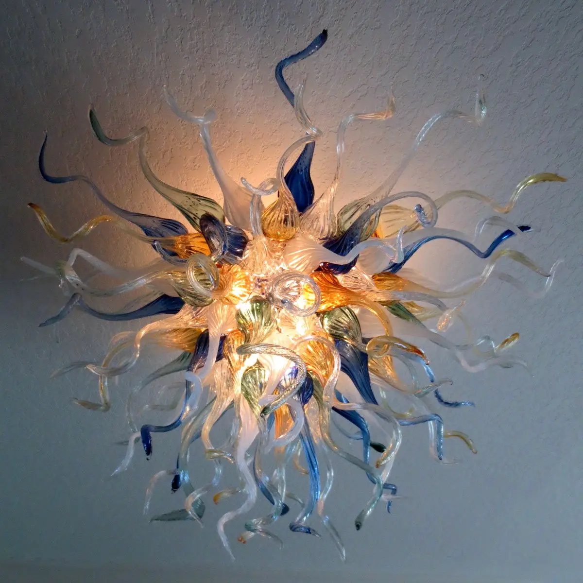 Home Decoration Hand Blown Colored Glass Chandelier Spiral Staircase Ceiling Pendant Lamp Nordic Dining Room Lights
Home Decoration Hand Blown Colored Glass Chandelier Spiral Staircase Ceiling Pendant Lamp Nordic Dining Room Lights