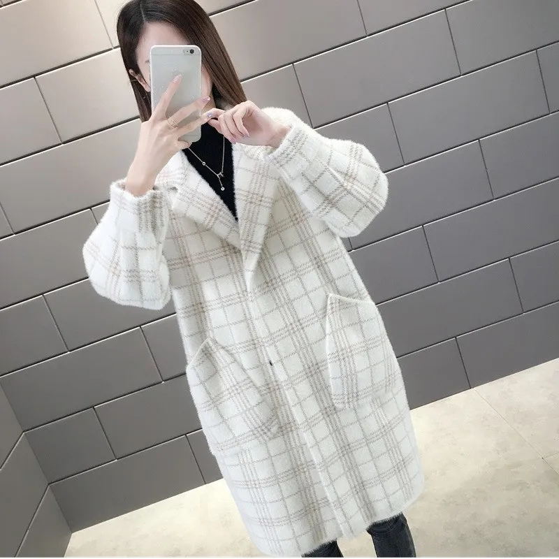 Mid-length Women Plaid Imitation Mink Velvet Coat 2023 Autumn Winter Casual Loose Pocket Suit Collar Puff Sleeve Ladies Knitwear
Mid-length Women Plaid Imitation Mink Velvet Coat 2023 Autumn Winter Casual Loose Pocket Suit Collar Puff Sleeve Ladies Knitwear